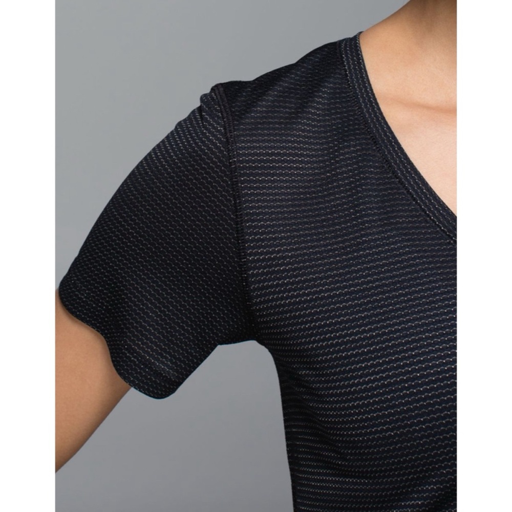 Lululemon What The Sport Tee Mesh Black 4. - Picture 4 of 10